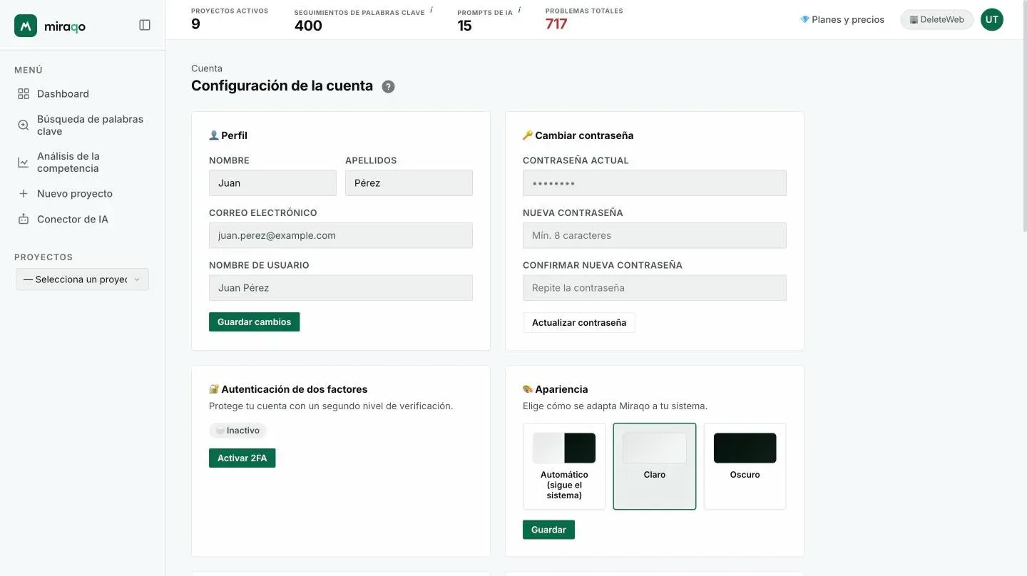 La página Configuración de la cuenta: la tarjeta Perfil resaltada con nombre, apellidos, correo, nombre de usuario y Guardar cambios; al lado la tarjeta Cambiar contraseña con contraseña actual, nueva y confirmación