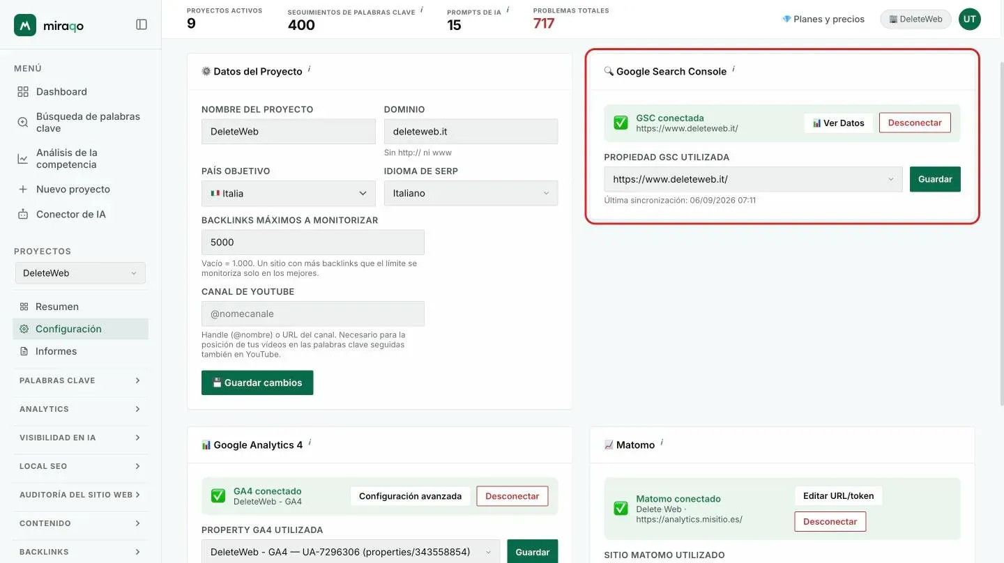 La misma tarjeta tras conectar: estado GSC conectada con la propiedad, los botones Ver Datos y Desconectar, y el desplegable Propiedad GSC utilizada con Guardar resaltado