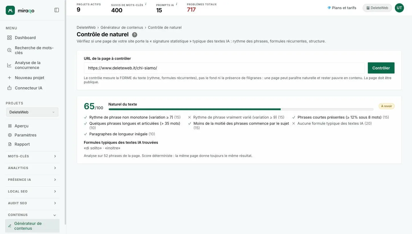 Le résultat du contrôle : le score de naturel du texte avec la barre et l’étiquette À revoir, la checklist des contrôles réussis et échoués avec le poids de chacun, les formules typiques des textes IA trouvées et le nombre de phrases analysées