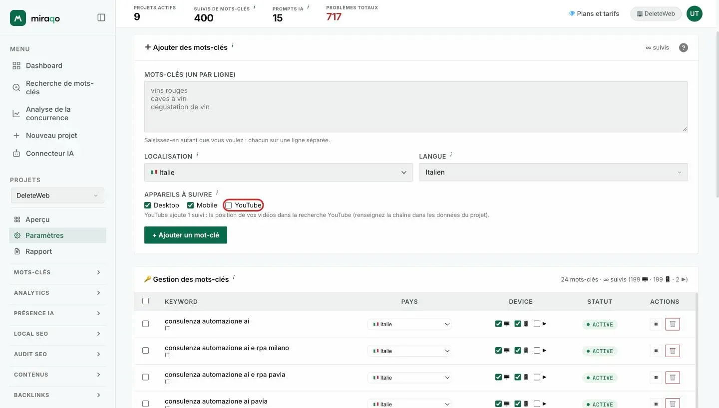 Paramètres → Mots-clés, formulaire Ajouter des mots-clés : parmi les appareils à suivre, la case YouTube mise en évidence à côté de Desktop et Mobile