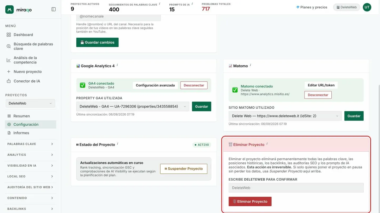 Al final de Configuración → General: la tarjeta Estado del Proyecto con Suspender Proyecto y, a la derecha, la tarjeta roja Eliminar proyecto con el campo de confirmación y el botón resaltado