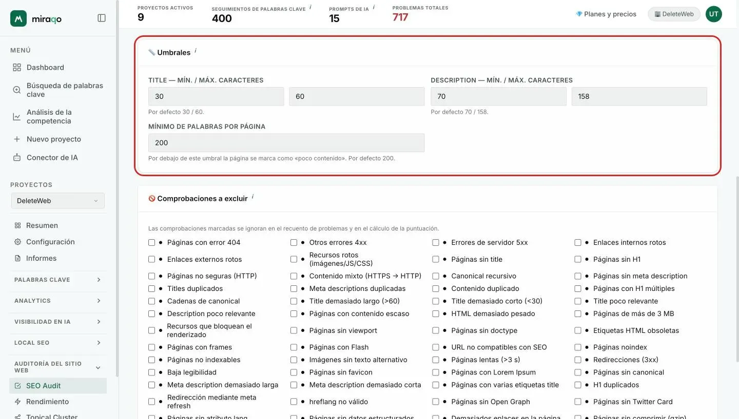 La tarjeta Umbrales resaltada: los campos mín y máx caracteres para Title y Description y el Mínimo de palabras por página; debajo empieza la tarjeta Comprobaciones a excluir
