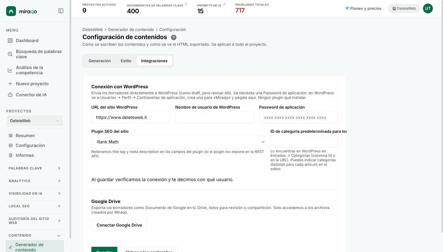 La pestaña Integraciones: la Conexión con WordPress con URL del sitio, nombre de usuario, contraseña de aplicación, plugin SEO y categoría predeterminada, luego Google Drive con el botón Conectar y al final Guardar