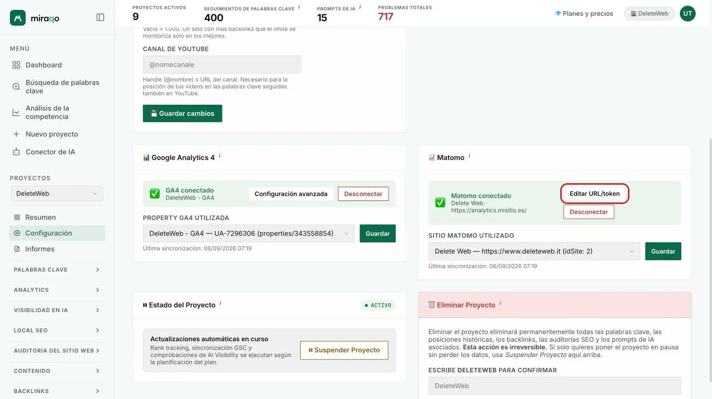 Las tarjetas Google Analytics 4 y Matomo, ambas conectadas, en Configuración → General: en la tarjeta Matomo el botón Editar URL/token resaltado, debajo el desplegable Sitio Matomo utilizado con Guardar y la fecha de la última sincronización