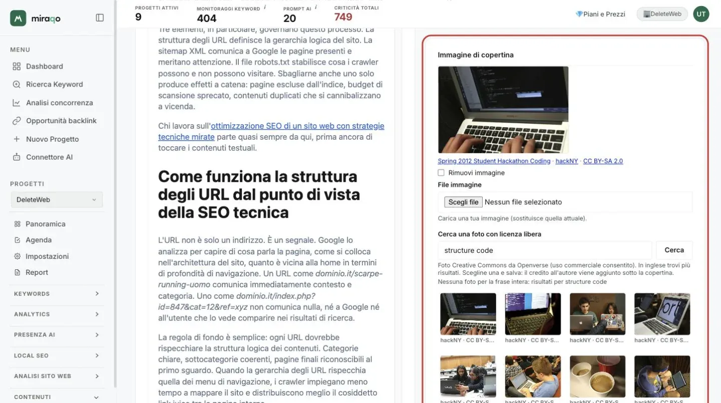 La card Immagine di copertina evidenziata: la foto scelta con sotto titolo, autore e licenza CC BY-SA 2.0, la casella Rimuovi immagine, il campo File immagine per caricare una tua immagine, il campo Cerca una foto con licenza libera con il pulsante Cerca e la griglia delle anteprime Openverse con autore e licenza