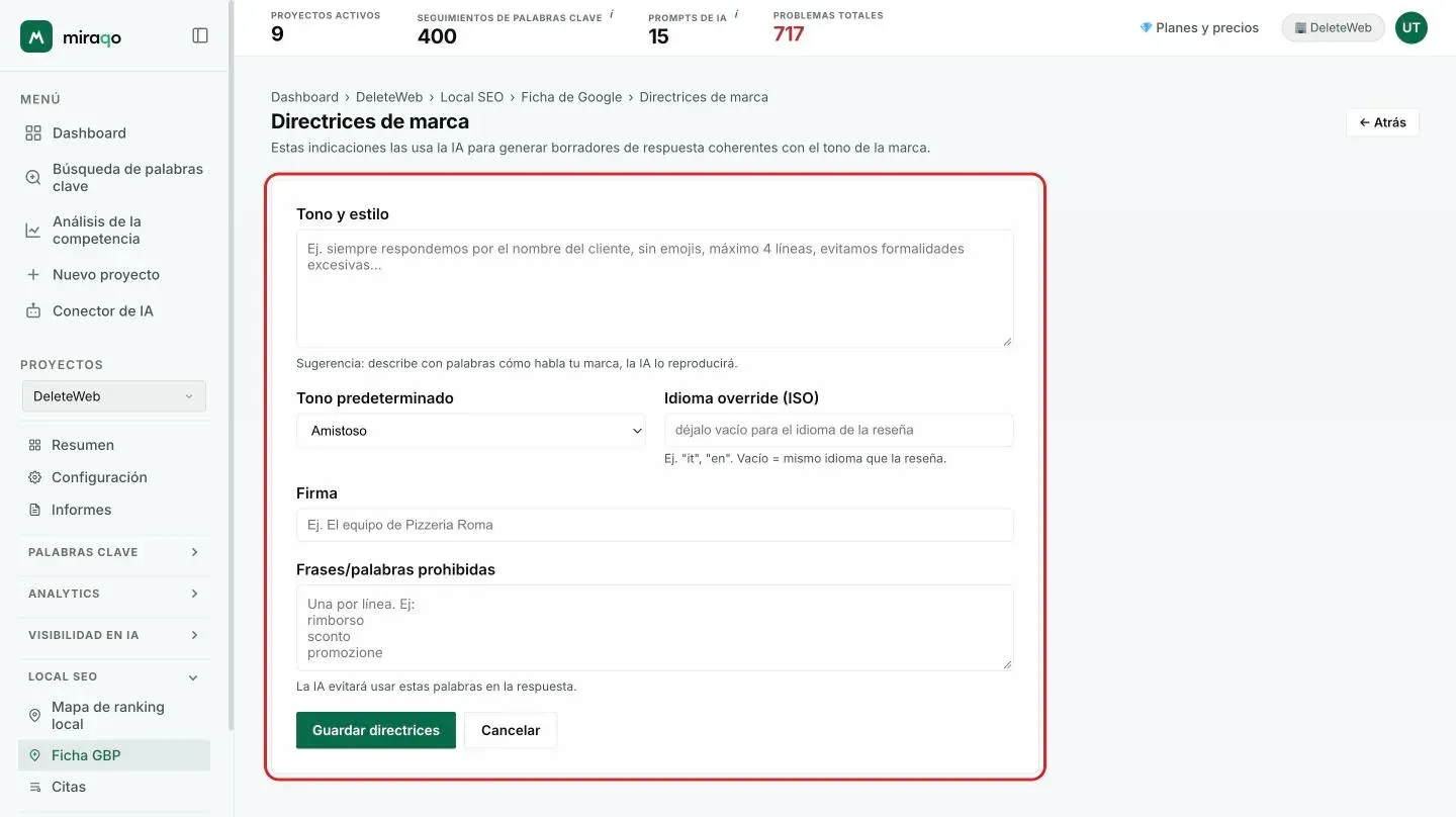 La página Directrices de marca con el formulario resaltado: Tono y estilo, Tono predeterminado, Anulación de idioma, Firma, Frases/palabras prohibidas y el botón Guardar directrices